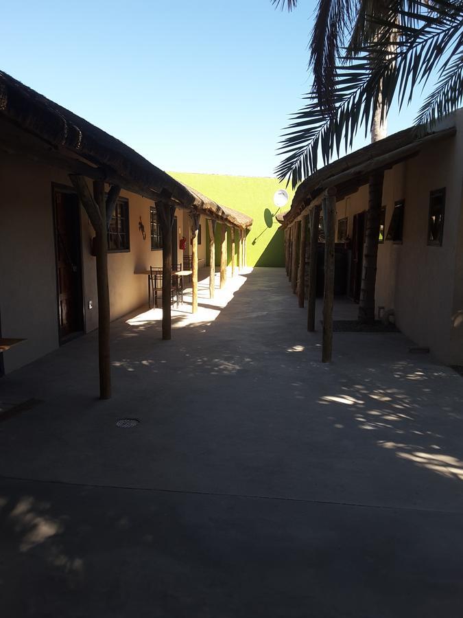 Melissa'S Guest House Kamanjab Exterior foto